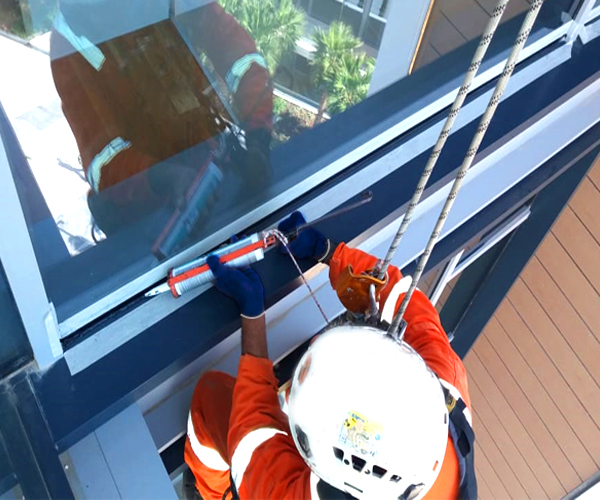 Rope access Window cleaner